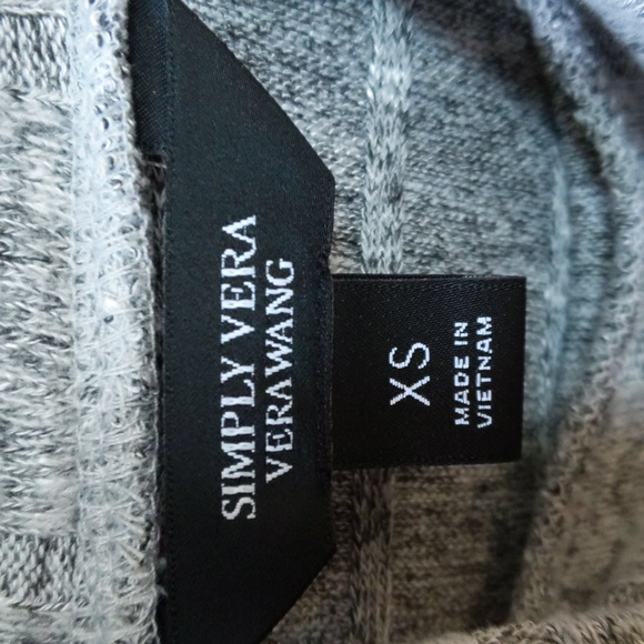 Simply Vera Vera Wang Gray sweater with faux blouse bottom. XS - Picture 4 of 7